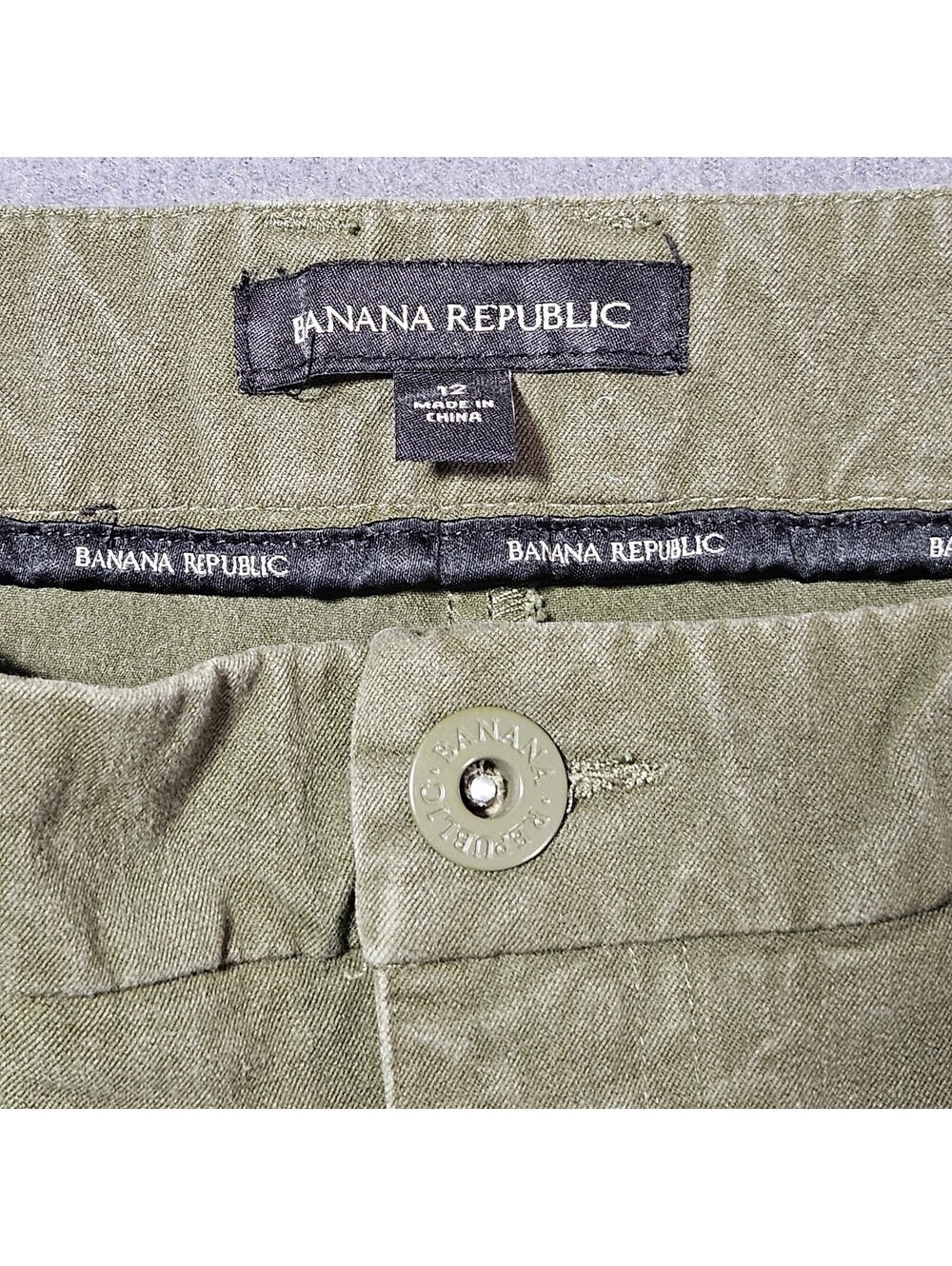 Banana Republic Womens Size 12 Olive Green Pants Relaxed Fit Casual Straight Leg - Picture 3 of 8
